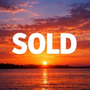 Pretty purse with a chain